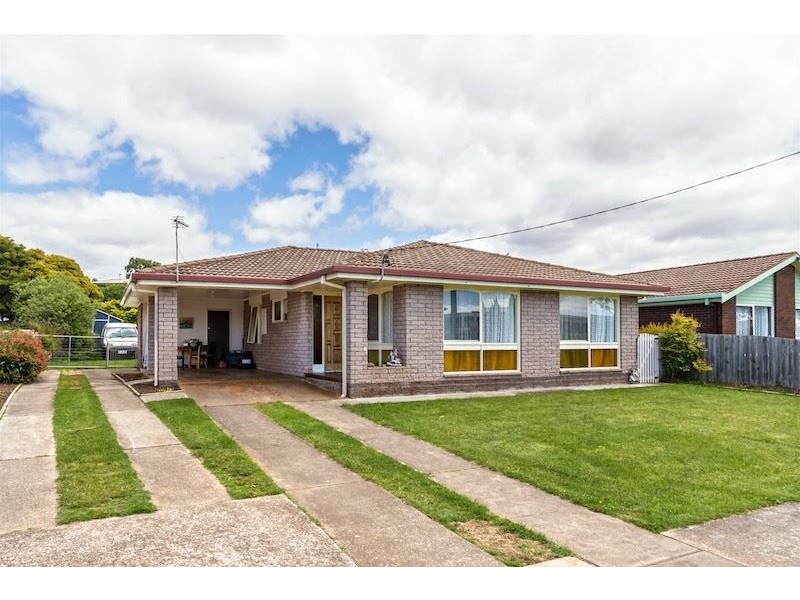 9 Valley Road, Devonport TAS 7310