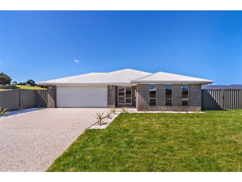 8 Ash Street, Latrobe TAS 7307