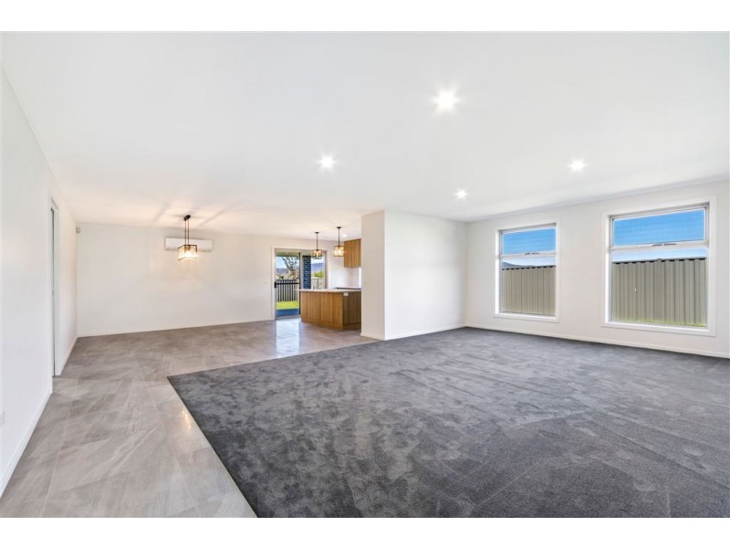 8 Ash Street, Latrobe TAS 7307