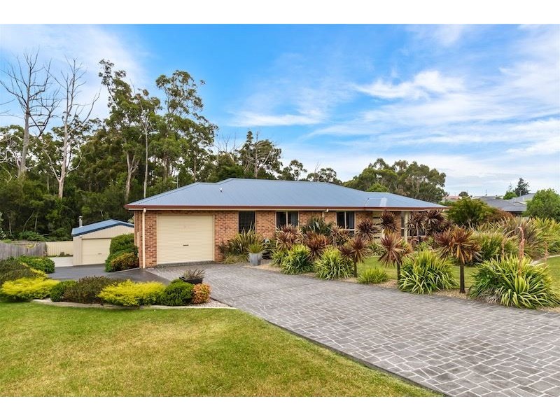 46 Lawrence Drive, Devonport TAS 7310