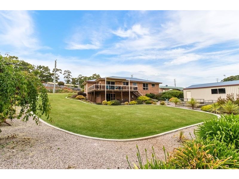 46 Lawrence Drive, Devonport TAS 7310