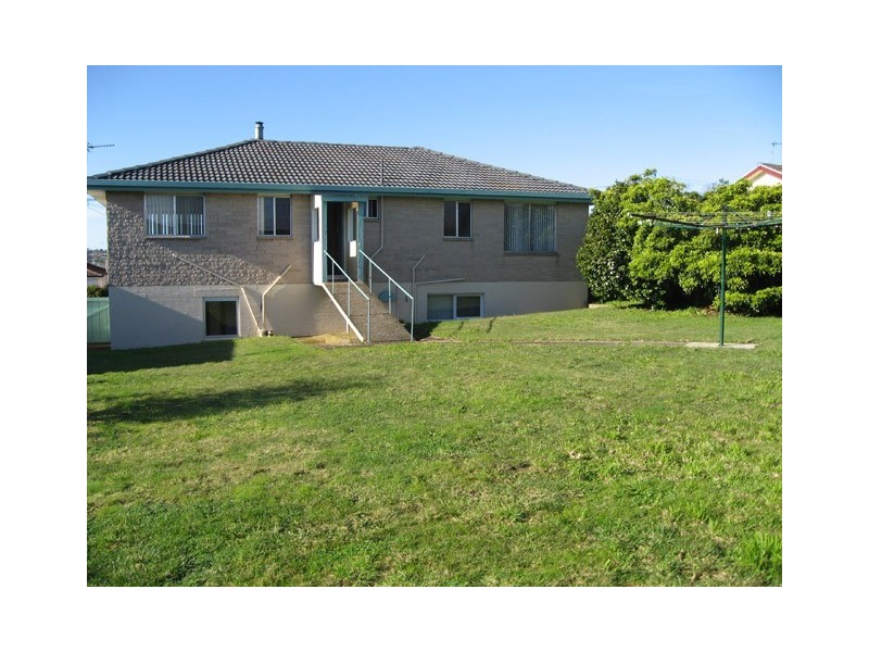 1 Loatta Avenue, Miandetta TAS 7310