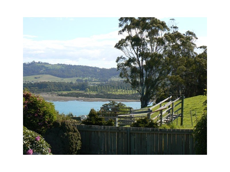 54 Highfield Road, Devonport TAS 7310