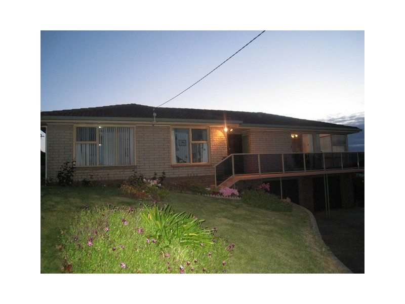 8 Lyndhurst Court, Penguin TAS 7316