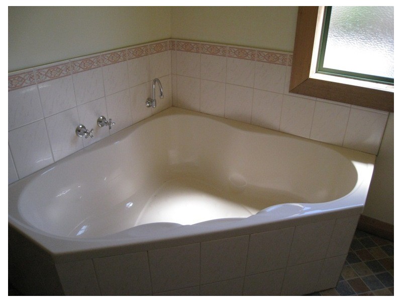 16 Main Street, Penguin TAS 7316