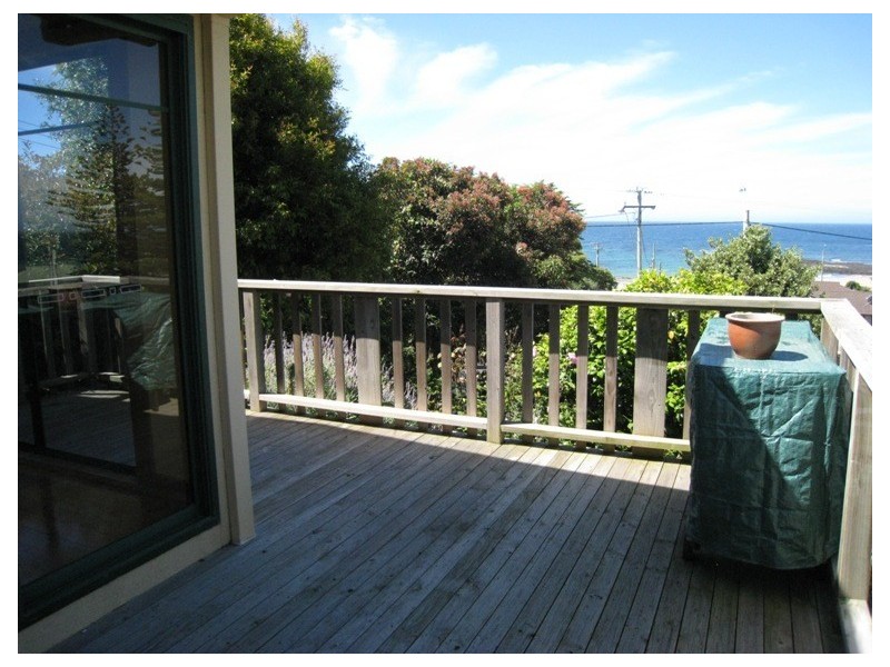 16 Main Street, Penguin TAS 7316