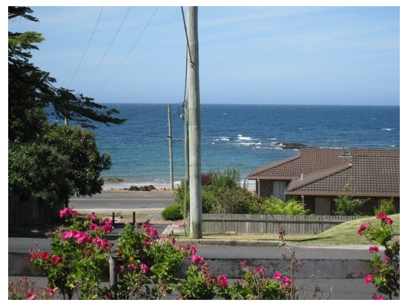 16 Main Street, Penguin TAS 7316