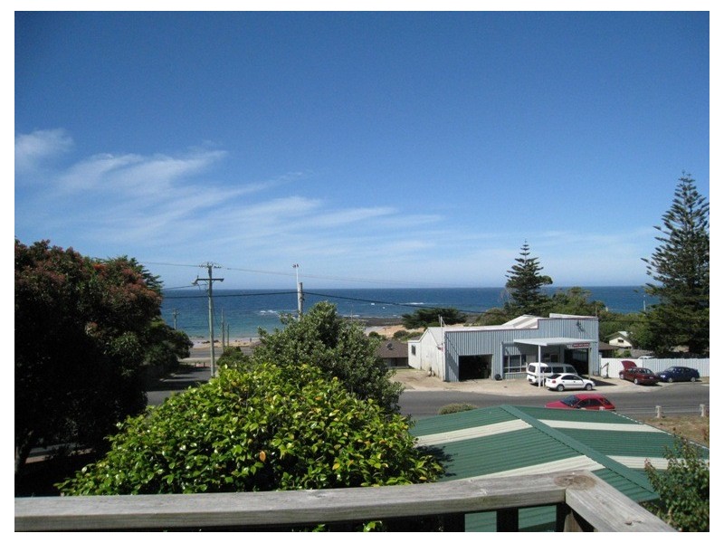 16 Main Street, Penguin TAS 7316