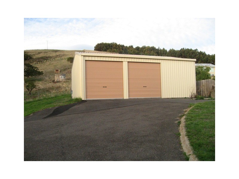 527 Penguin Road, Penguin TAS 7316