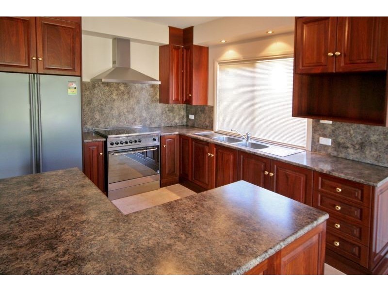 9 Earls Court, Craigburn Farm SA 5051