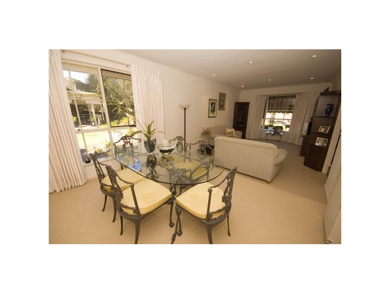 1 Tania Drive, Aberfoyle Park SA 5159