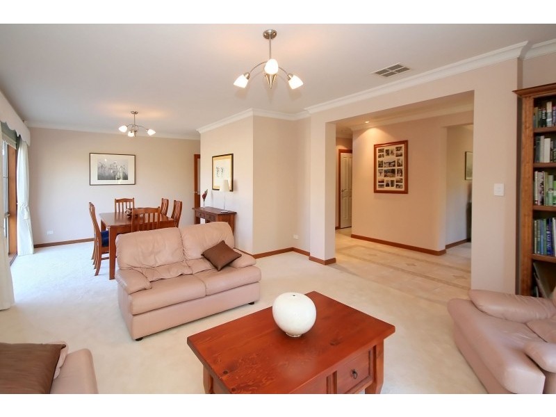 6 Woodlake Drive, Craigburn Farm SA 5051