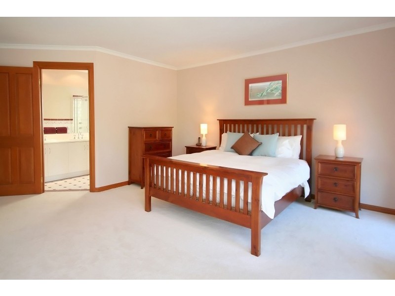 6 Woodlake Drive, Craigburn Farm SA 5051