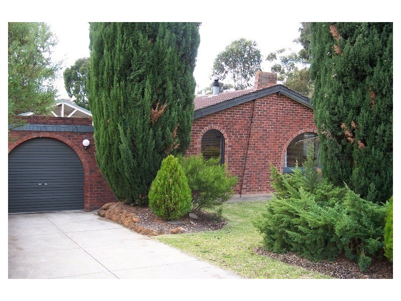 2 Berlin Terrace, Aberfoyle Park SA 5159