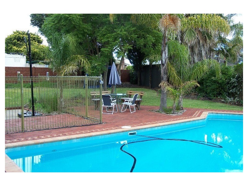 2 Berlin Terrace, Aberfoyle Park SA 5159