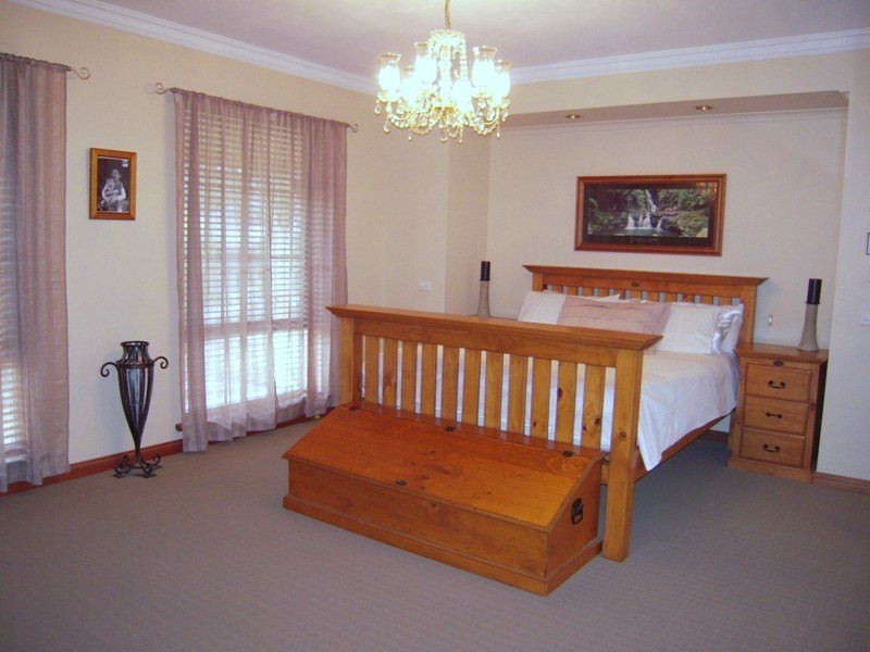 10 Palmyra Court, Flagstaff Hill SA 5159