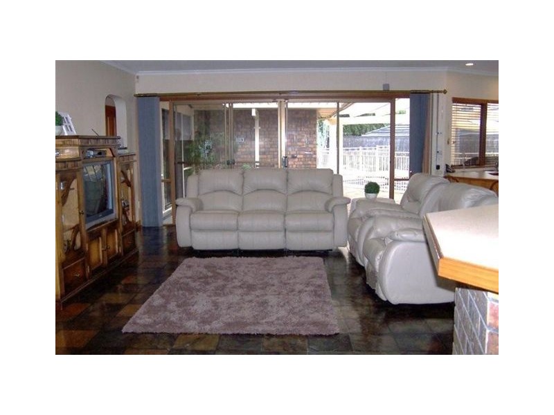 10 Palmyra Court, Flagstaff Hill SA 5159