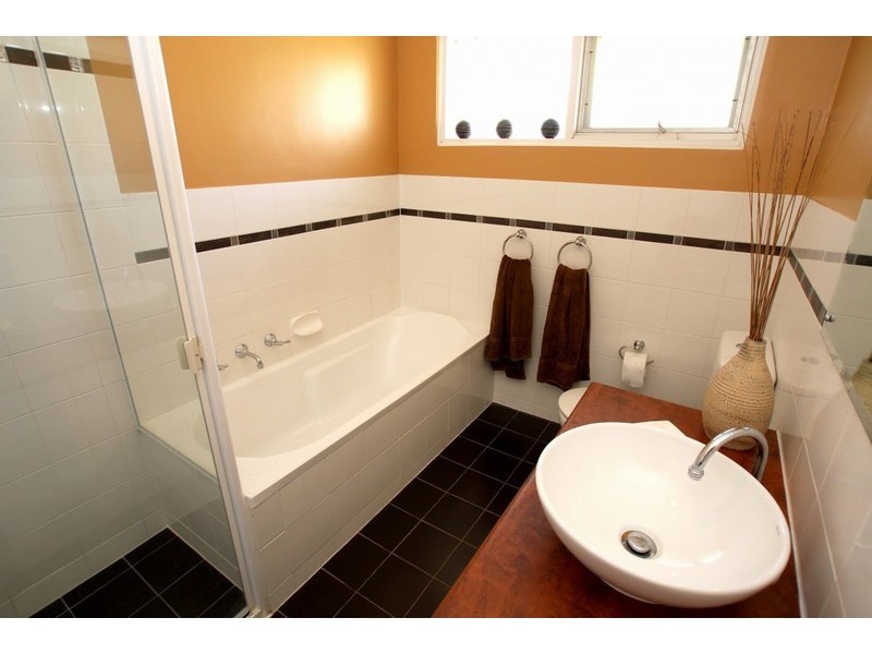 15 Chelsea Avenue, Flagstaff Hill SA 5159