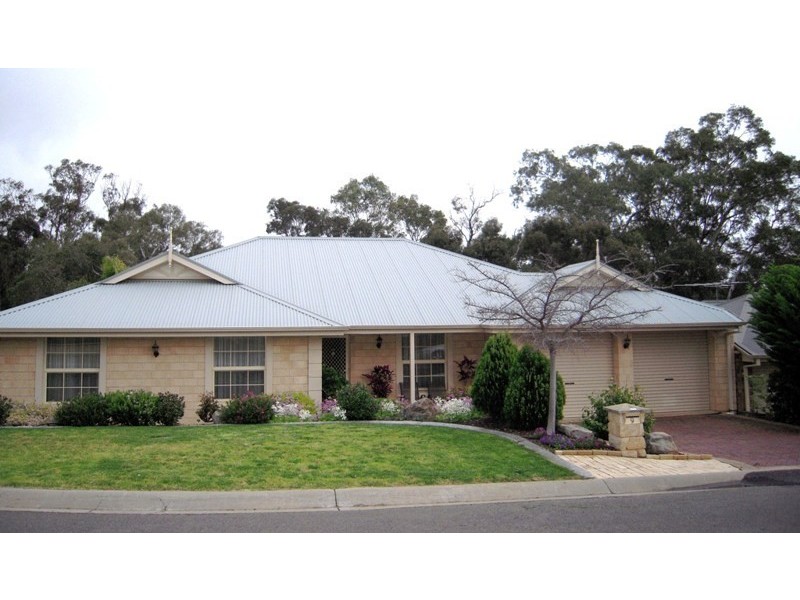 9 Nicholas Walk, Aberfoyle Park SA 5159