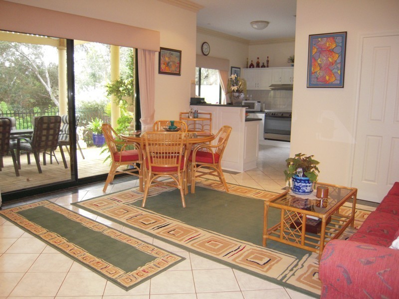 9 Nicholas Walk, Aberfoyle Park SA 5159