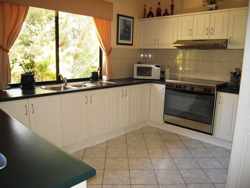9 Nicholas Walk, Aberfoyle Park SA 5159