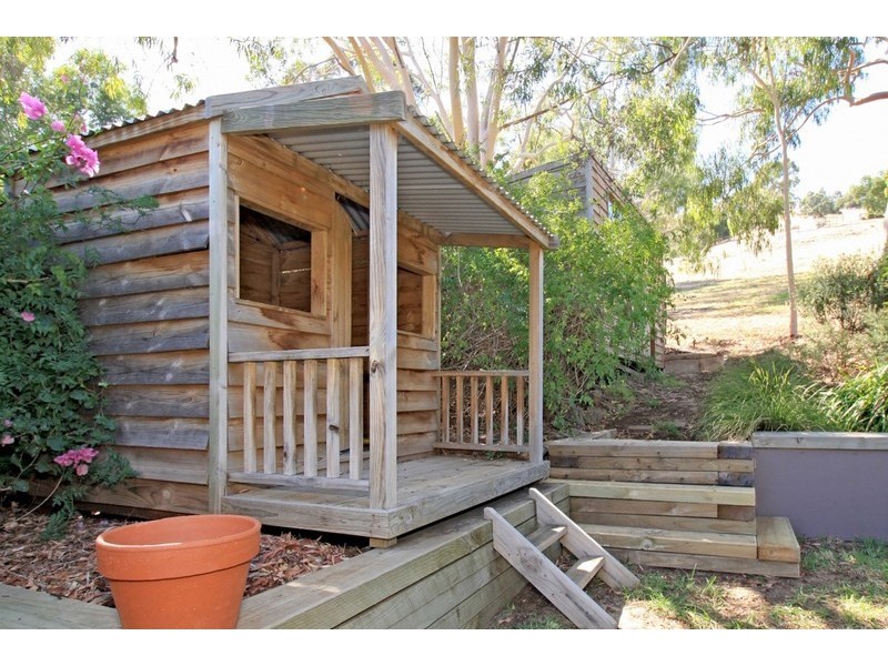 28 Oakdene Crescent, Coromandel Valley SA 5051