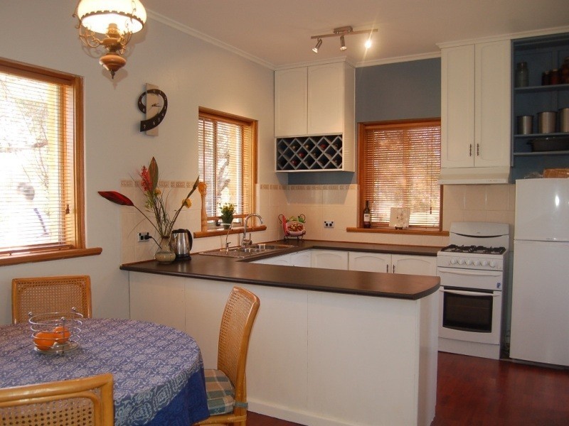 11 Highland Drive, Bellevue Heights SA 5050