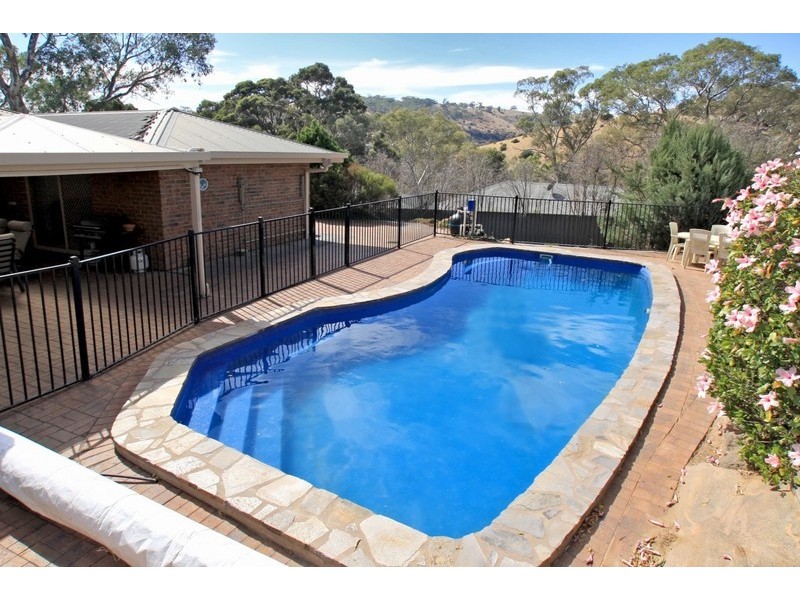 2 Grassmere Close, Coromandel Valley SA 5051