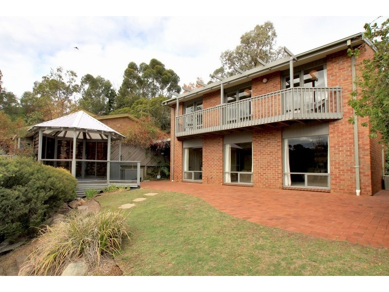 61 Hillcrest Drive (enter via Depindo Ave), Eden Hills SA 5050