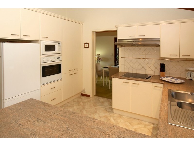 33 Barbara Crescent, Coromandel Valley SA 5051