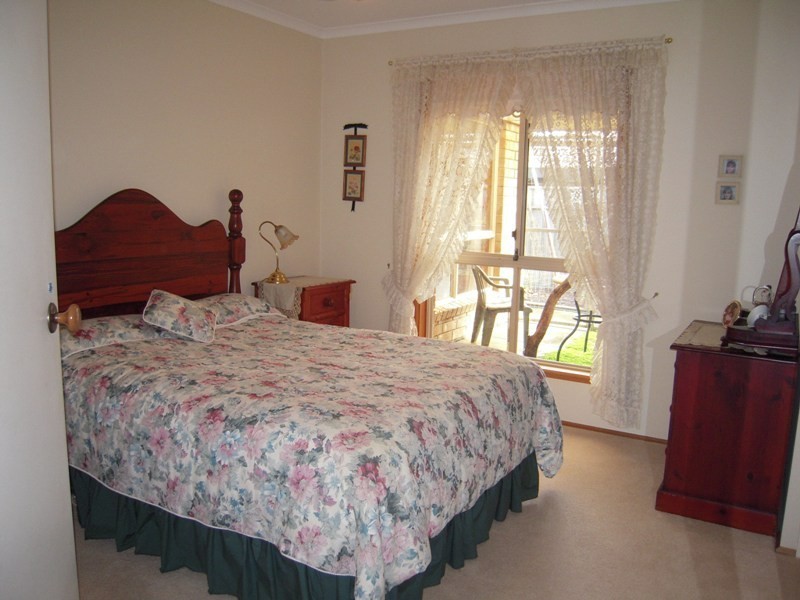 44 Jeanette Crescent, Aberfoyle Park SA 5159