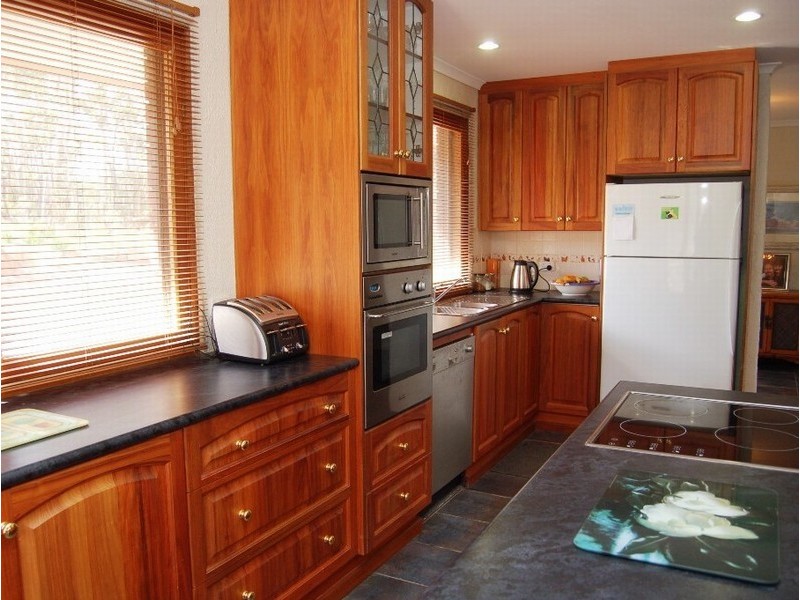 85 Emmett Road, Crafers West SA 5152