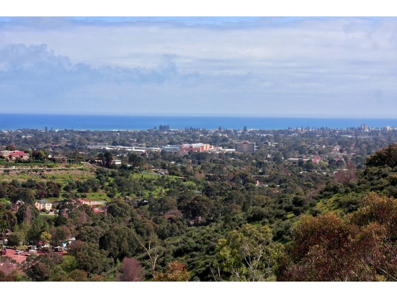 32 The Boulevard, Bellevue Heights SA 5050