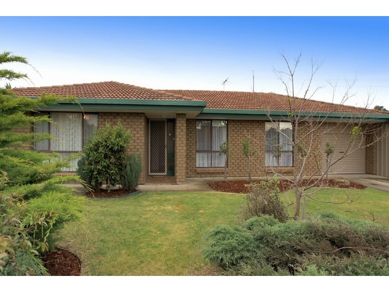 4 Blaxland Avenue, Woodcroft SA 5162