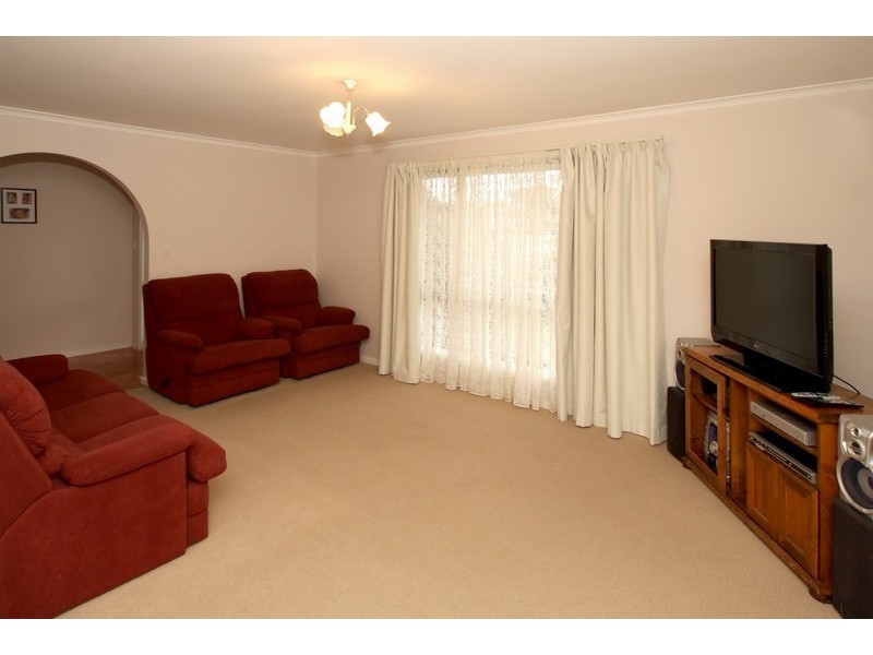 4 Blaxland Avenue, Woodcroft SA 5162