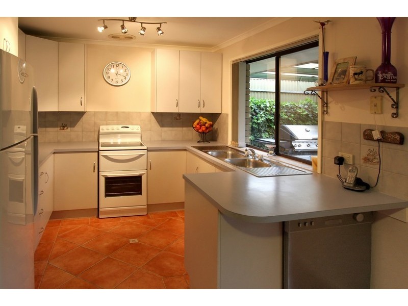 4 Blaxland Avenue, Woodcroft SA 5162