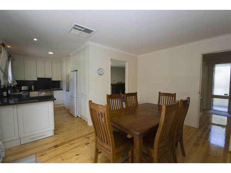 25 Bushland Drive, Bellevue Heights SA 5050