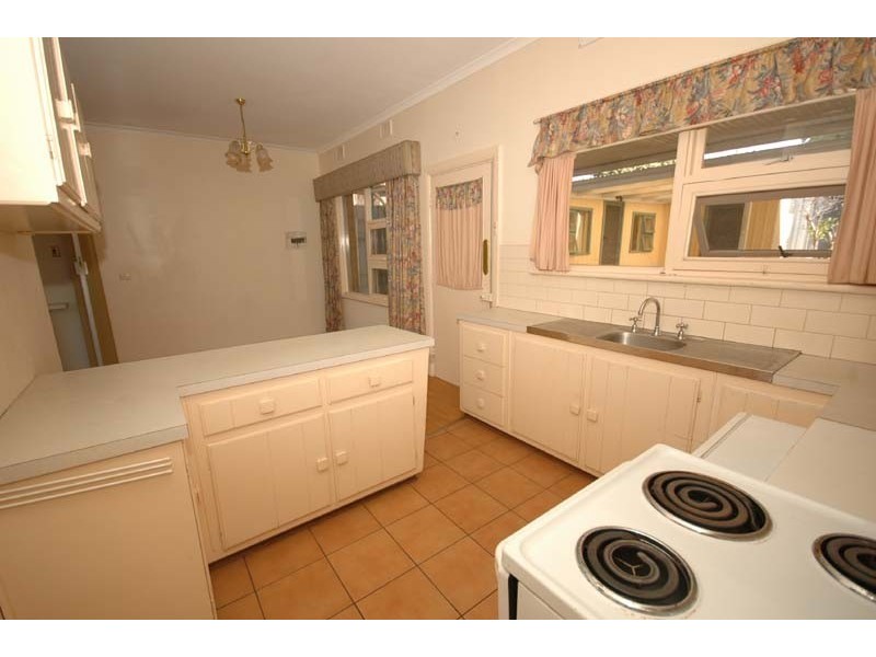 216 Shepherds Hill Road, Bellevue Heights SA 5050