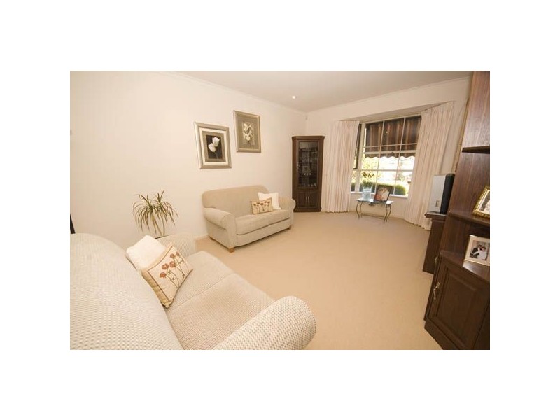 1 Tania Drive, Aberfoyle Park SA 5159