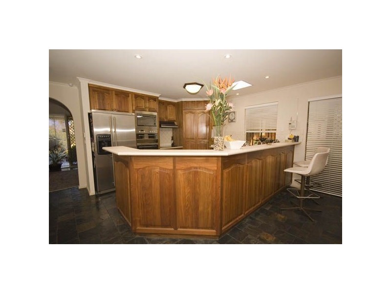 1 Tania Drive, Aberfoyle Park SA 5159