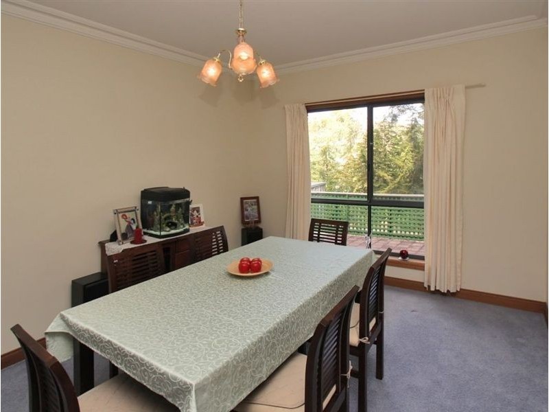 32 Shannon Cr, Coromandel Valley SA 5051