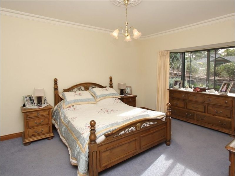 32 Shannon Cr, Coromandel Valley SA 5051