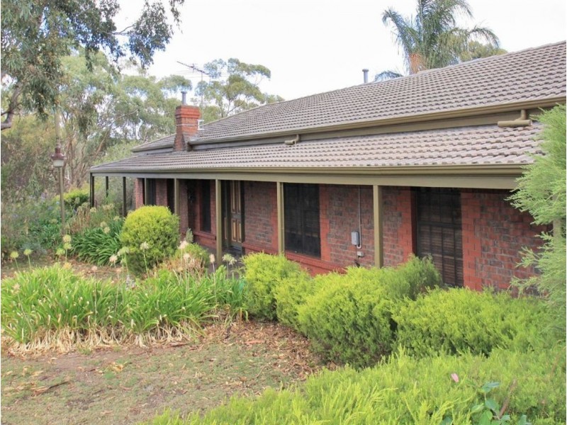 18 Daveys Road, Flagstaff Hill SA 5159