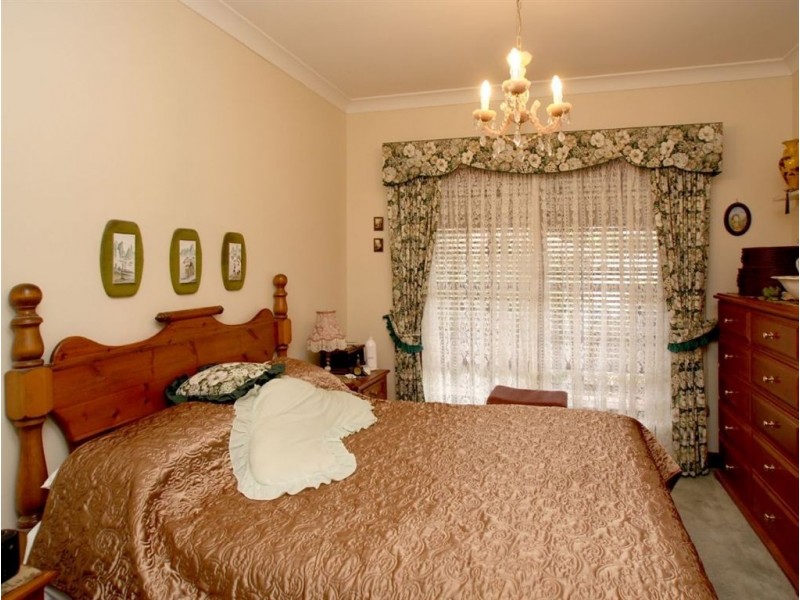 18 Daveys Road, Flagstaff Hill SA 5159