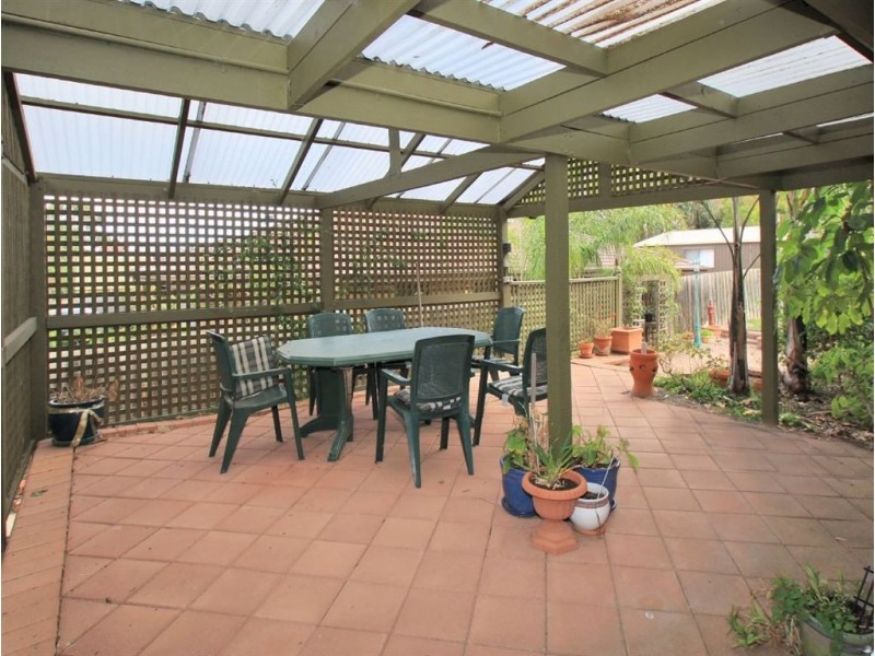18 Daveys Road, Flagstaff Hill SA 5159