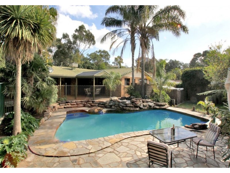 12 Woodlea Drive, Aberfoyle Park SA 5159