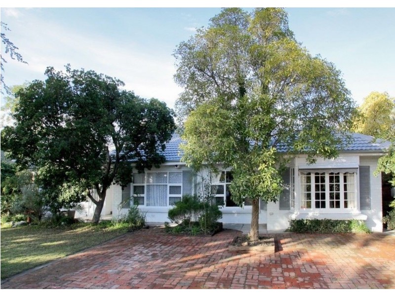 131 Coromandel Parade, Coromandel Valley SA 5051