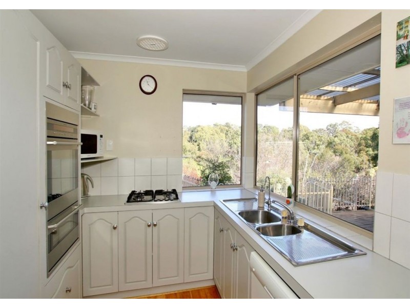 12 Banksia Road, Aberfoyle Park SA 5159