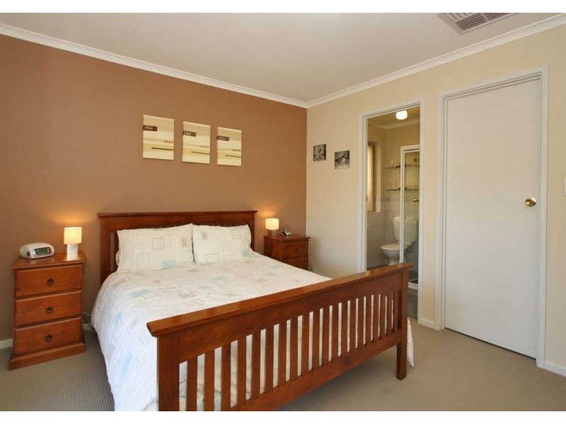 12 Banksia Road, Aberfoyle Park SA 5159