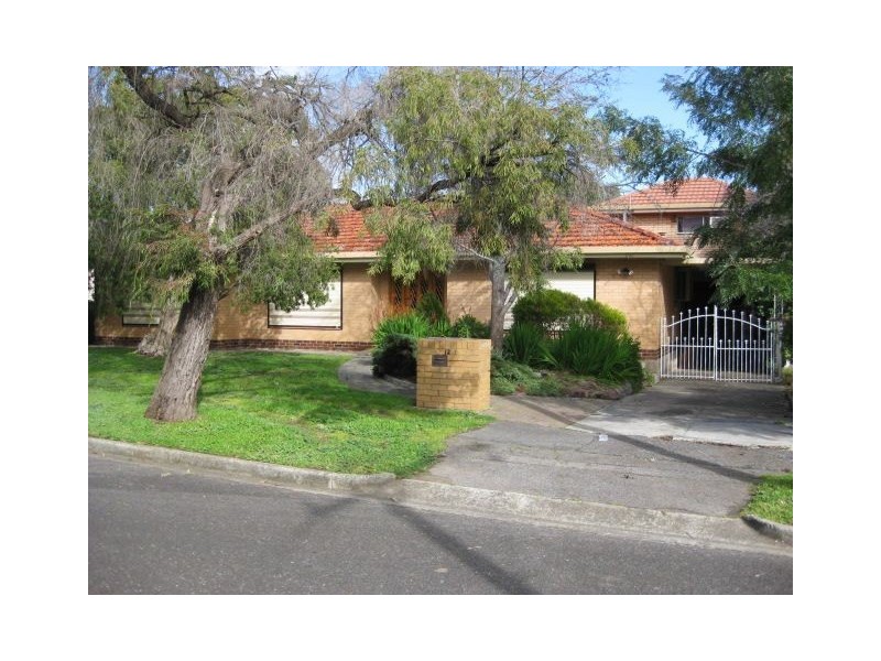 12 Silverdale Crescent, Bellevue Heights SA 5050